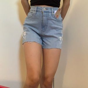 New Flower Levi’s shorts
